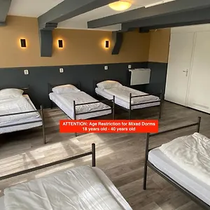Xplore Hostal